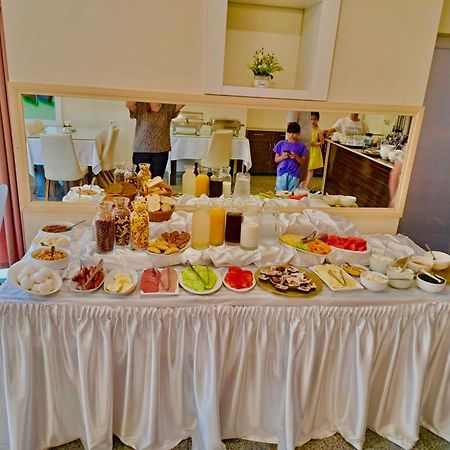 Hotel Argo Батумі Екстер'єр фото