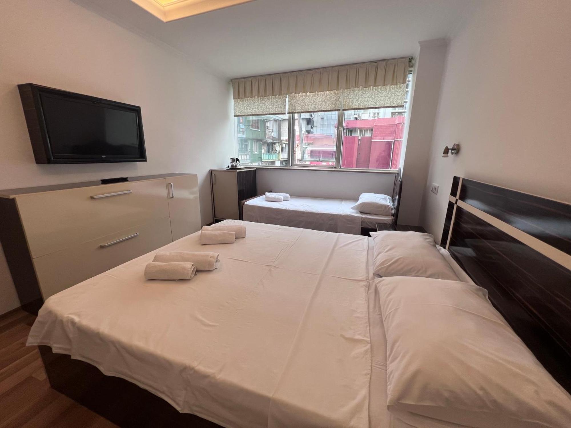Hotel Argo Батумі Екстер'єр фото