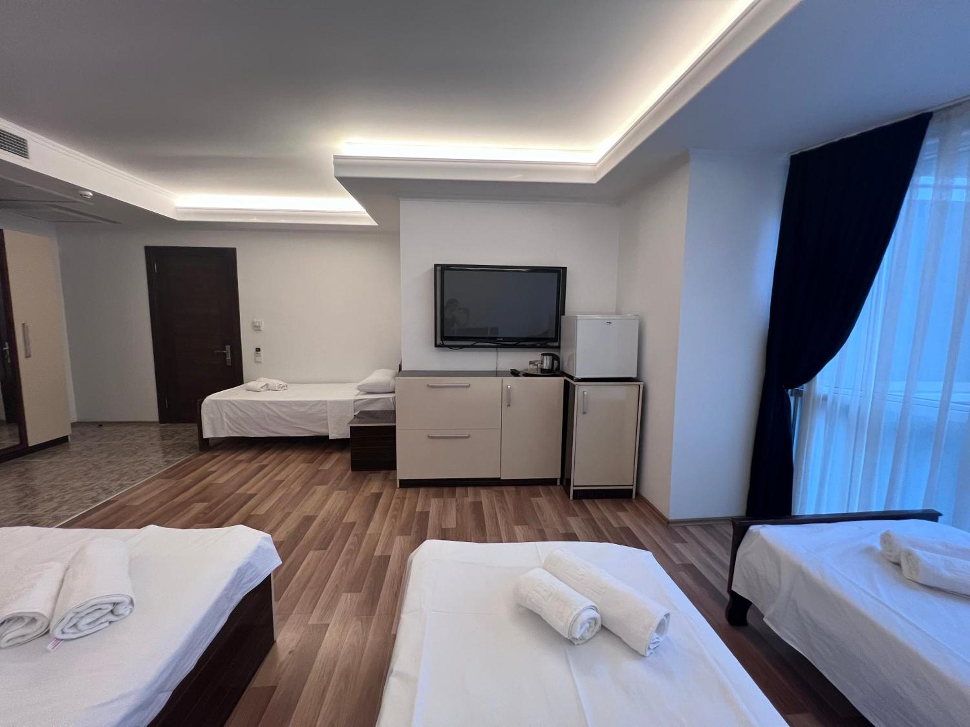 Hotel Argo Батумі Екстер'єр фото