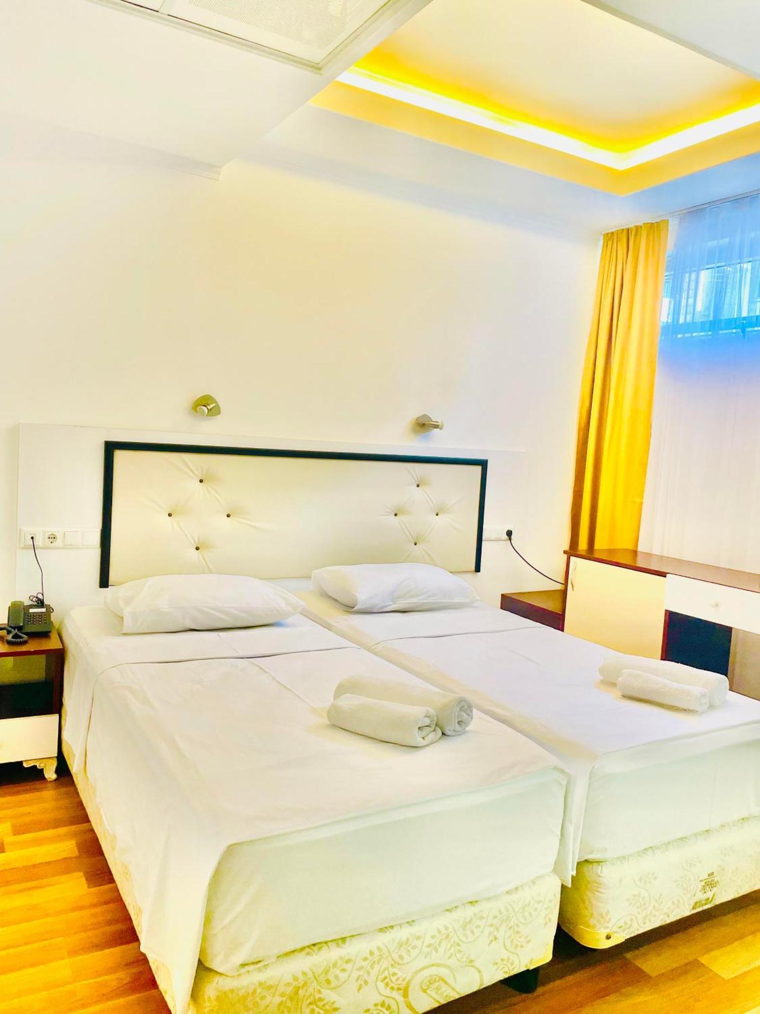 Hotel Argo Батумі Екстер'єр фото